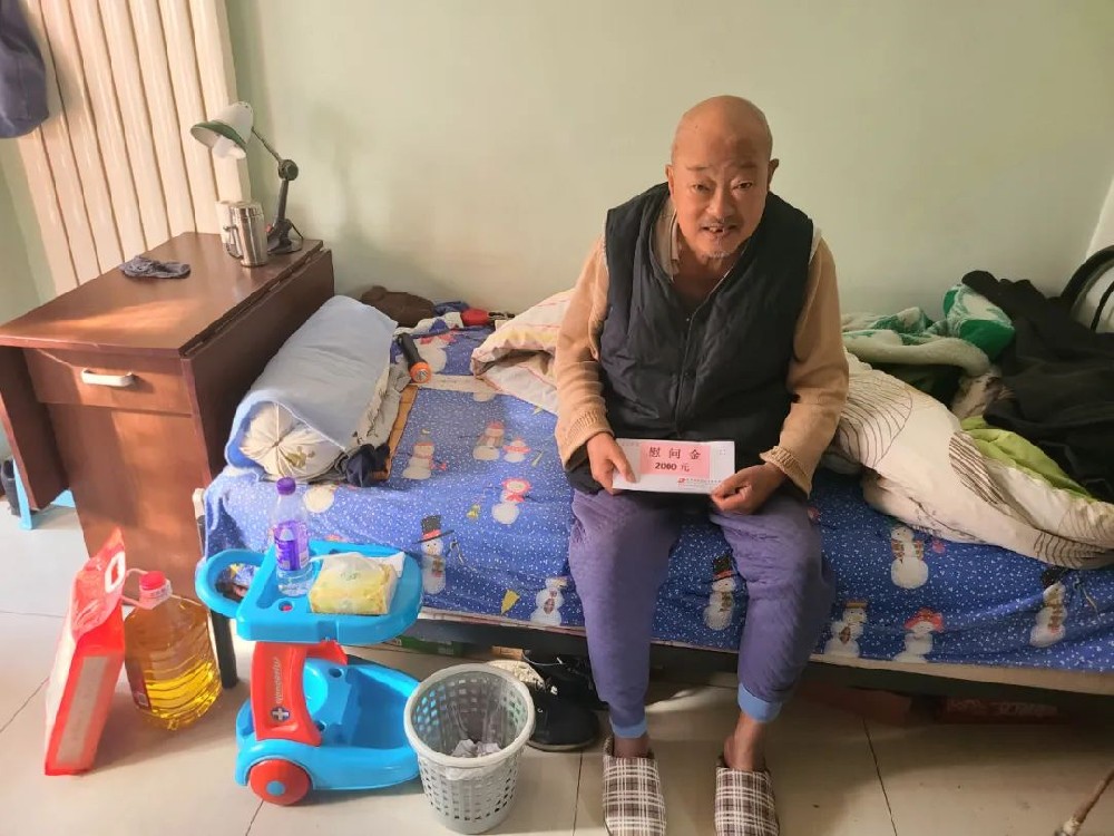 寒冬送溫暖，關(guān)懷暖人心—大龍集團工會組織慰問活動